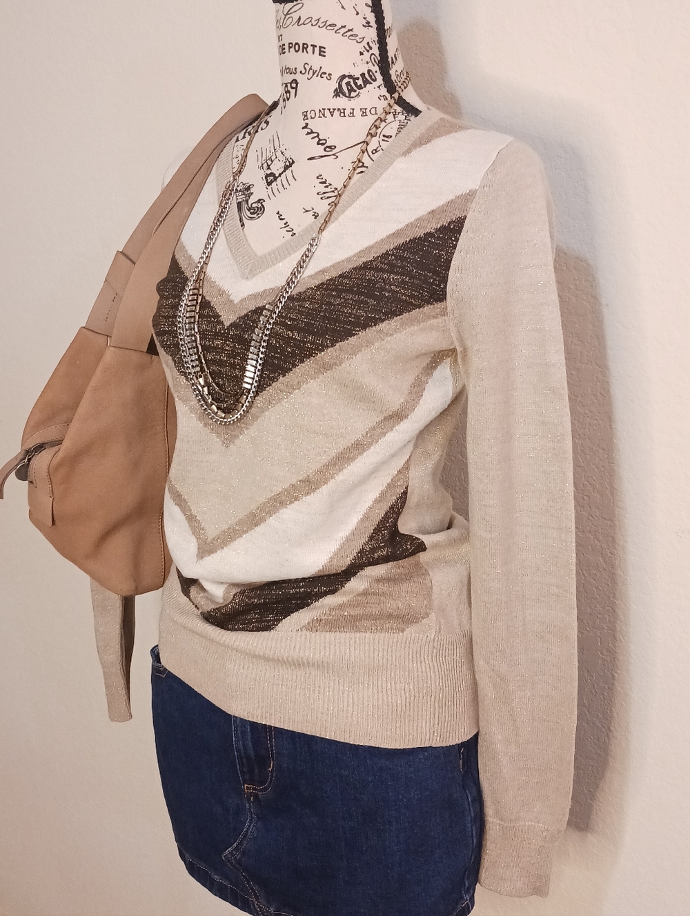 New York & Company Beige and Brown V-Neck Chevron Sweater - Picture 6 of 7